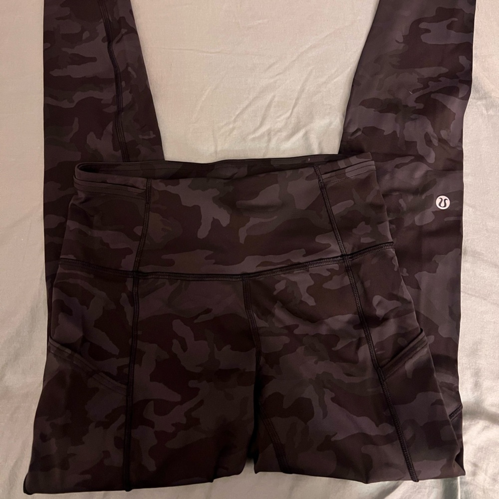 Lululemon Fast and Free High-rise tight incognito camo size 4